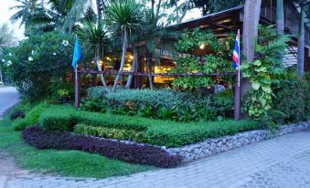 Baan Klang Aow Beach Resort
