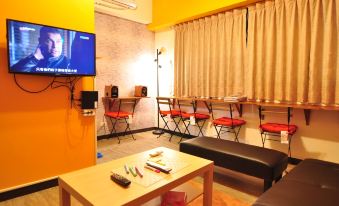 Taichung Calfhouse Hostel