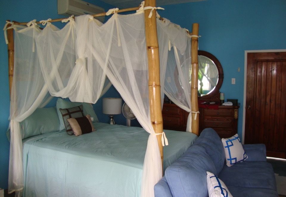 By the Sea Vacation Home and VillaSuite(Master)