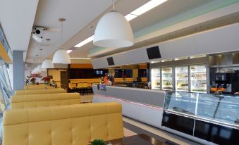 Gokart Hotel - Housity