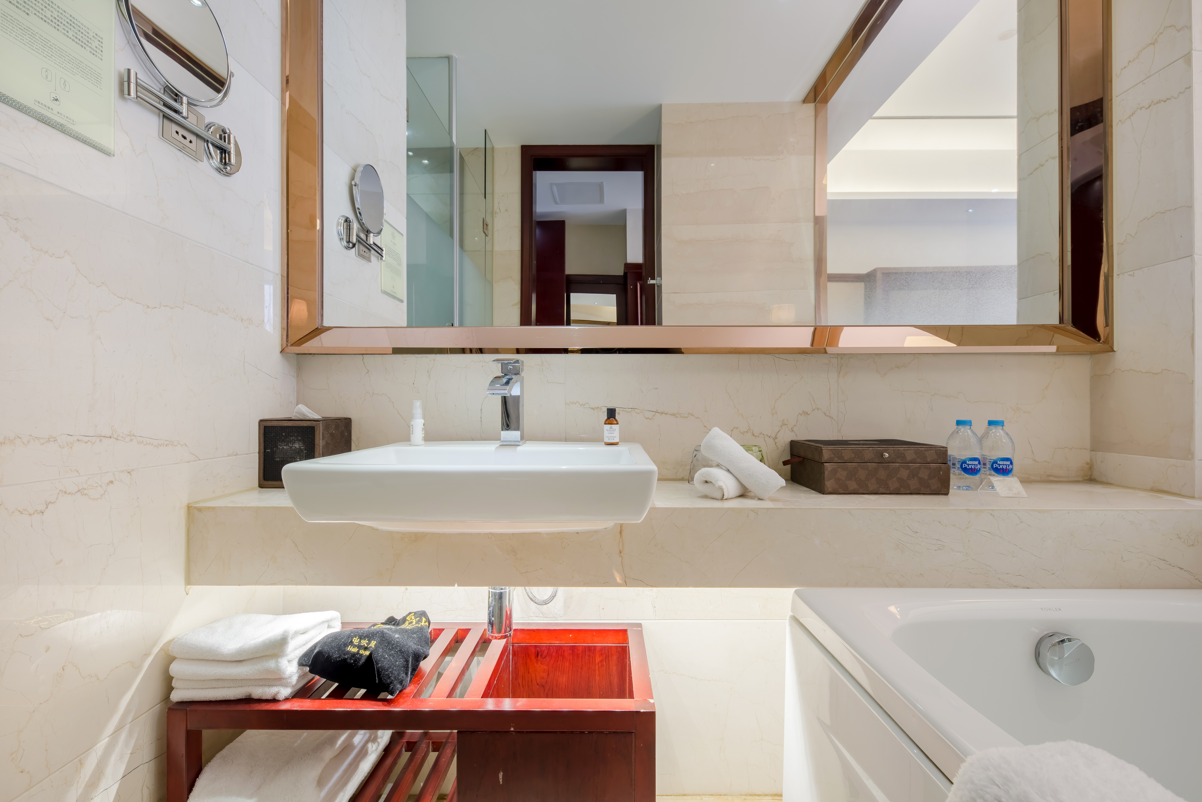 优选豪华双床房