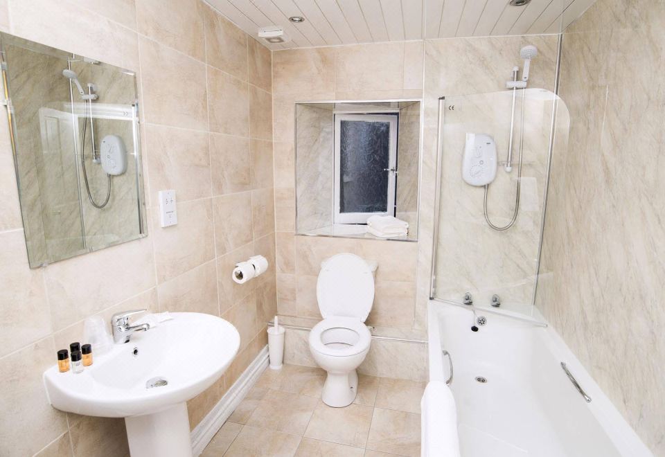 家庭间 - 带浴室