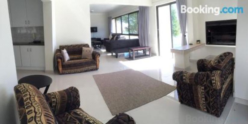 The Port Owen Holiday HouseFive-Bedroom House