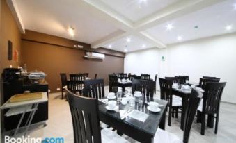 Hotel Solec - Housity