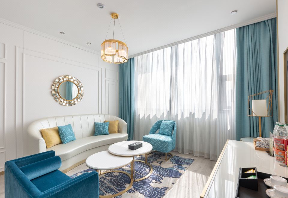 法式优雅江景豪华套房