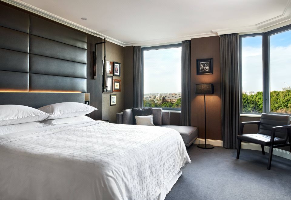 Sheraton Grand Sydney Hyde ParkExecutive Suite With Club Access