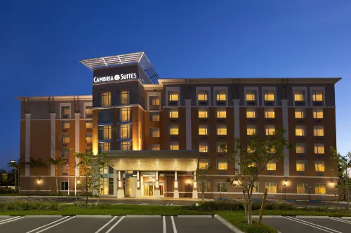 Holiday Inn Express Miami Airport-Blue Lagoon Area, an IHG Hotel