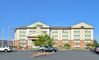 Holiday Inn Express & Suites Ocean City - Northside