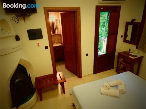 带山景的双人间