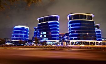 Crowne Plaza Doha - the Business Park
