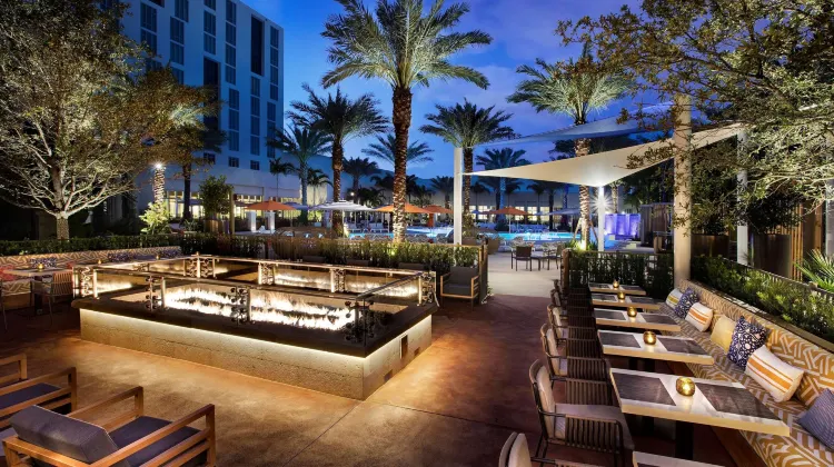 Hilton West Palm Beach Dining/Restaurant