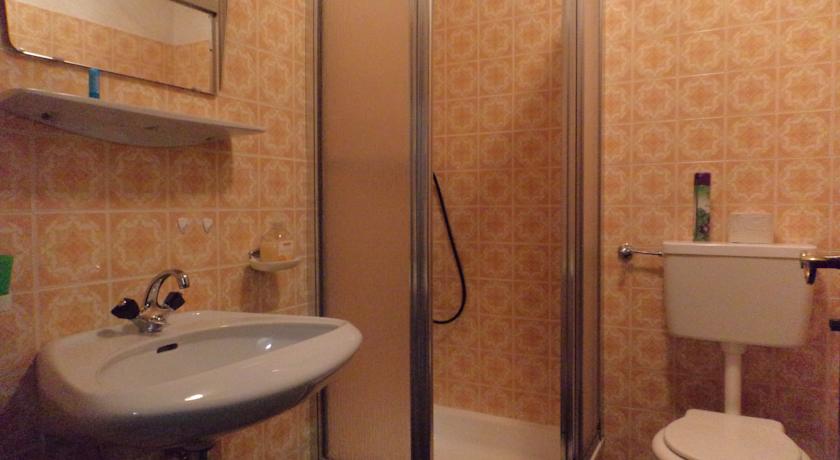 三人房（带独立浴室）