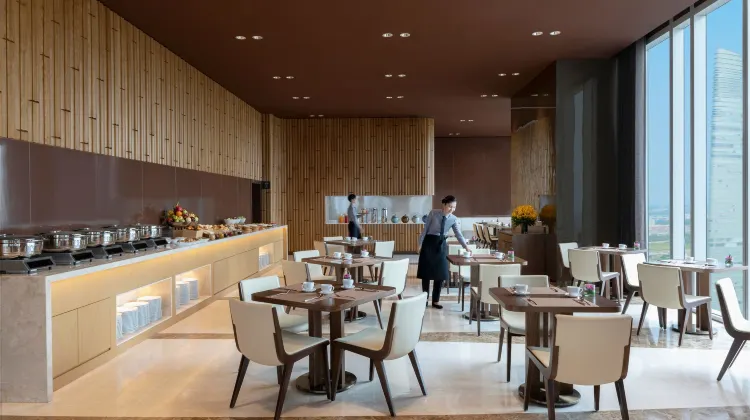 セドナ スイーツ オーキッド タワー 食事・レストラン