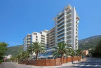 AMI Hotel Budva – Petrovac Hotel a 