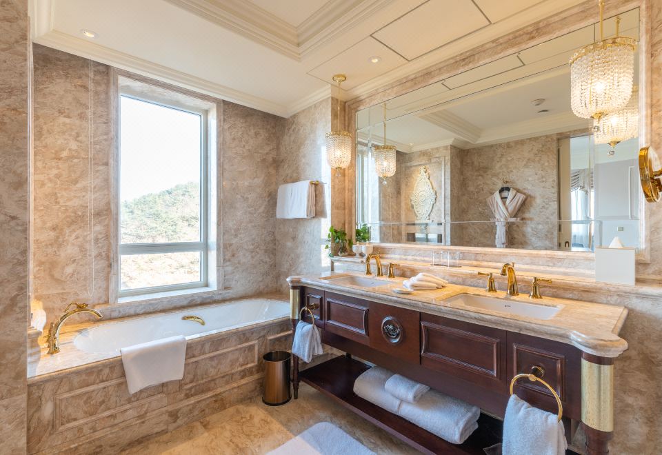 the Castle Hotel, A Luxury Collection HotelDeluxe Mountain-view Twin Room