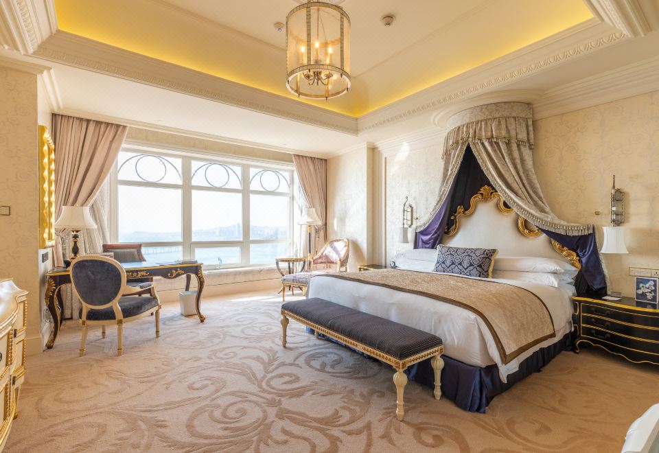 the Castle Hotel, A Luxury Collection HotelCastle Suite