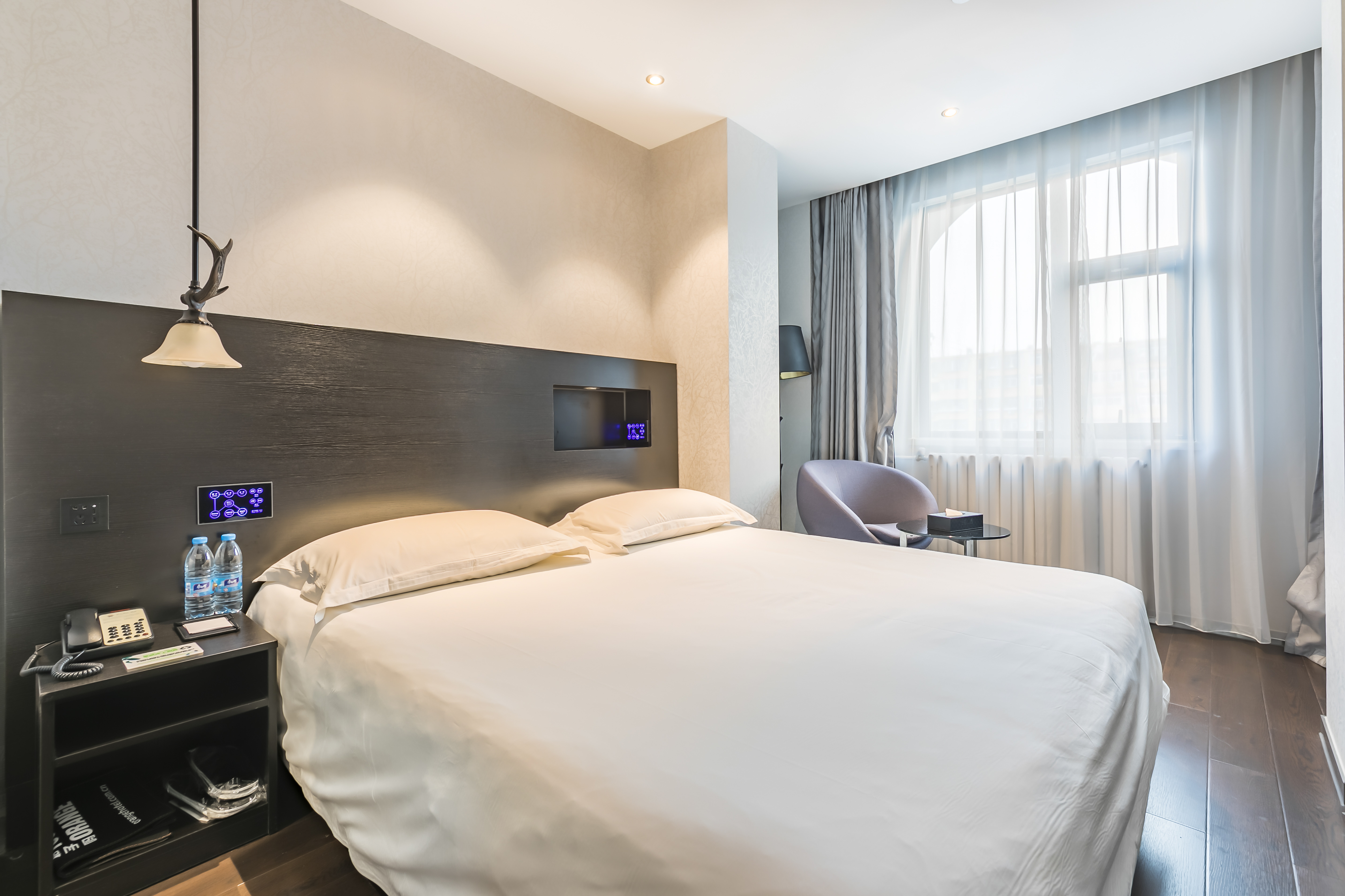 商务大床房（小冰箱）