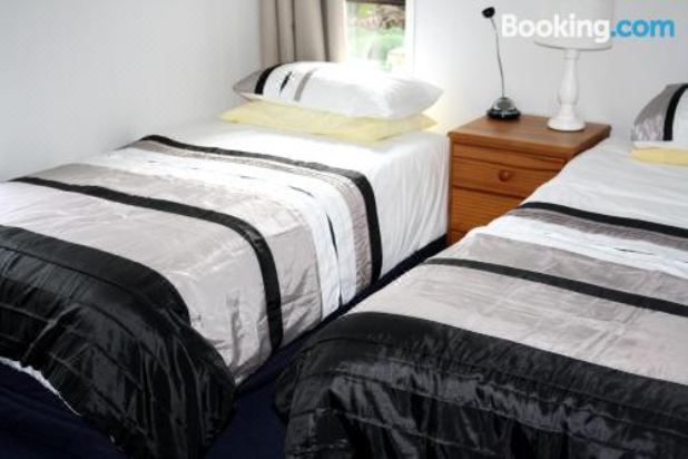 Bucks Point - Norfolk Island Holiday Homes Four-Bedroom House