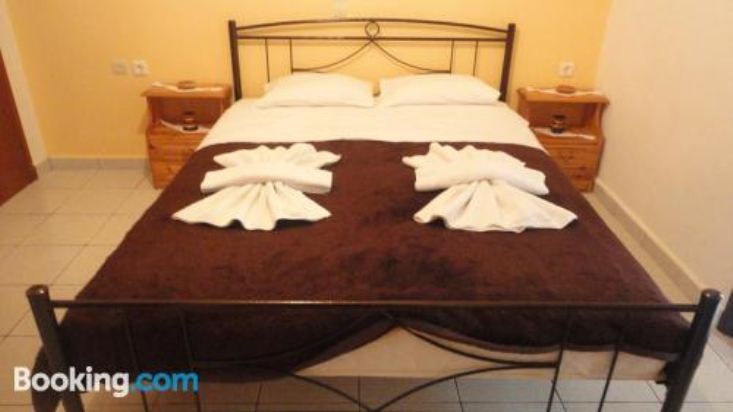 带山景的双人间