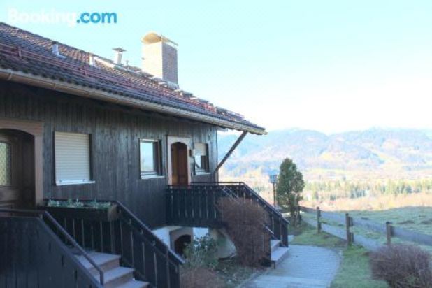 带阳台的山景一卧室公寓