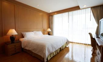 Empire Sawatdi Suites