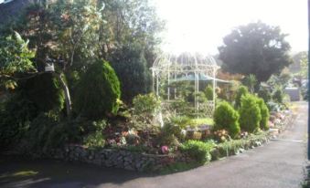 Alcombe House - Housity