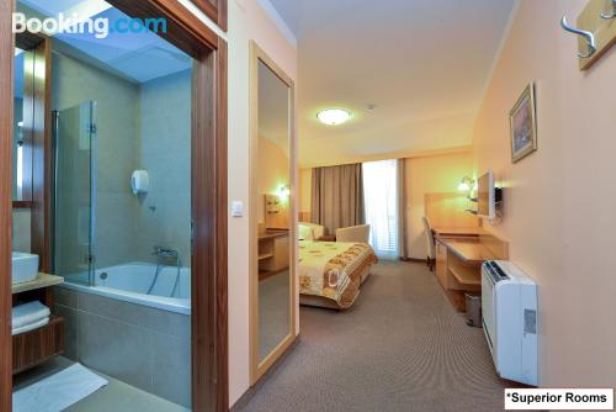 海景阳台高级双人间或双床间