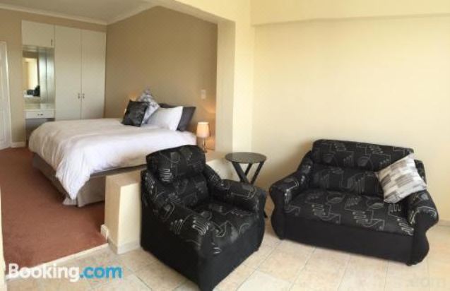 The Port Owen Holiday HouseFive-Bedroom House