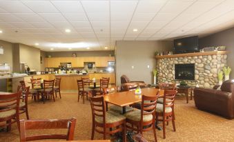 Stonebridge Hotel Dawson Creek - Housity