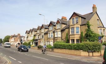 Oxford West House - Housity