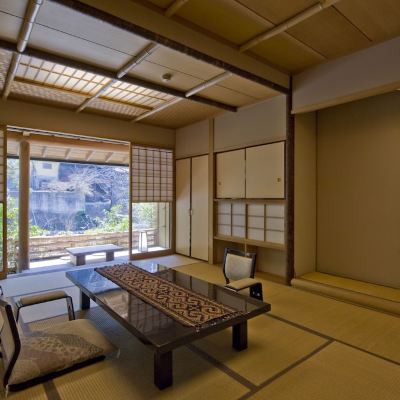 4人用の日本式すき家スタイルルーム