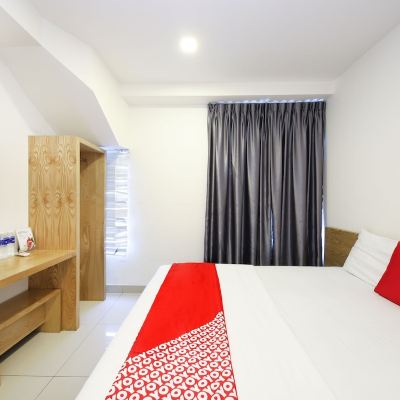 Standard Double Room Kupon Iris Hotel Kajang