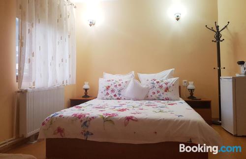 带山景的双人间