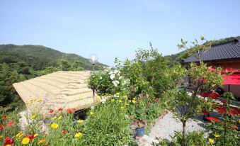 Jangseong Chungnyeongsan Pyeonbaek House Pension