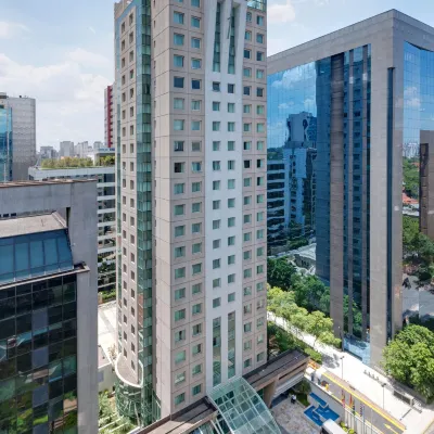 Park Inn by Radisson Berrini Hotels near Tower Bridge Corporate