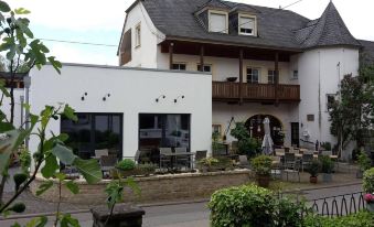 Johannishof Wine-Cafe & Guesthouse