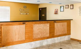 Quality Inn & Suites Shelbyville I-74