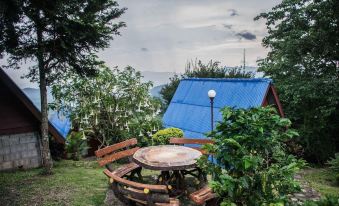 Ukrist Farm Hill Resort - Housity