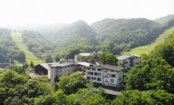 Onsen Inn on a Plateau.Keikoku-No-yu