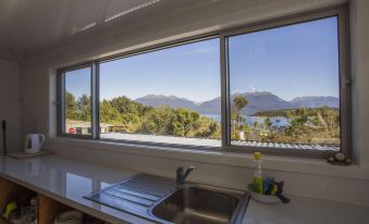 Fiordland National Park Lodge