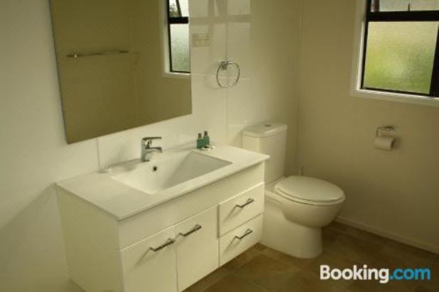 Bucks Point - Norfolk Island Holiday Homes Four-Bedroom House