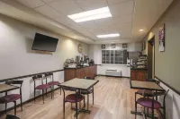 戴維斯拉昆塔温德姆套房酒店