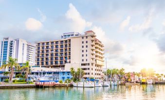 Pier House 60 Clearwater Beach Marina Hotel