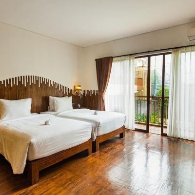 Junior Double or Twin Room with Pool View