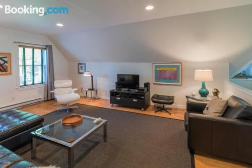 带洛弗特的一卧室公寓