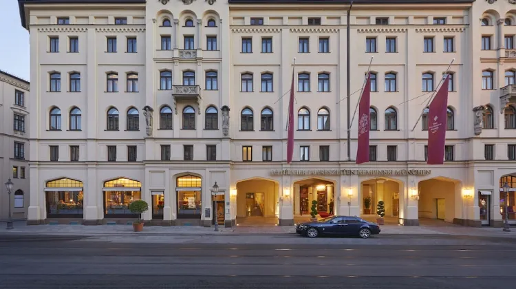 Vier Jahreszeiten Kempinski München Exterior