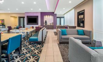 La Quinta Inn & Suites by Wyndham McAllen la Plaza Mall