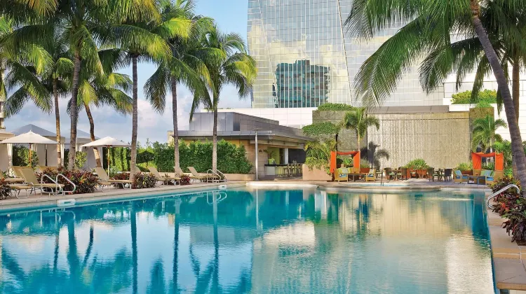Four Seasons Hotel Miami Exterior
