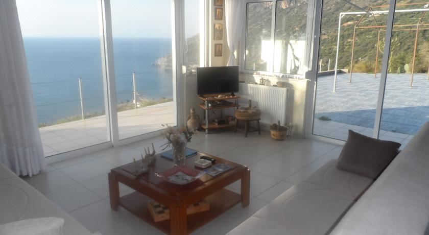 Michalis Holiday Home Three-Bedroom House