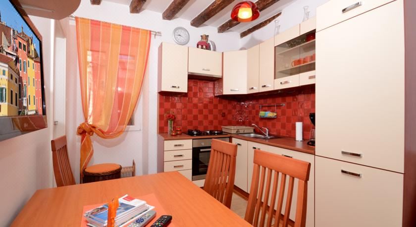 带露台一室公寓